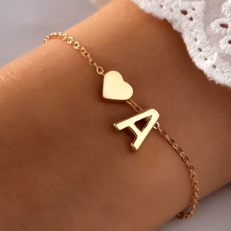 Initial letters heart nevaryum bracelet