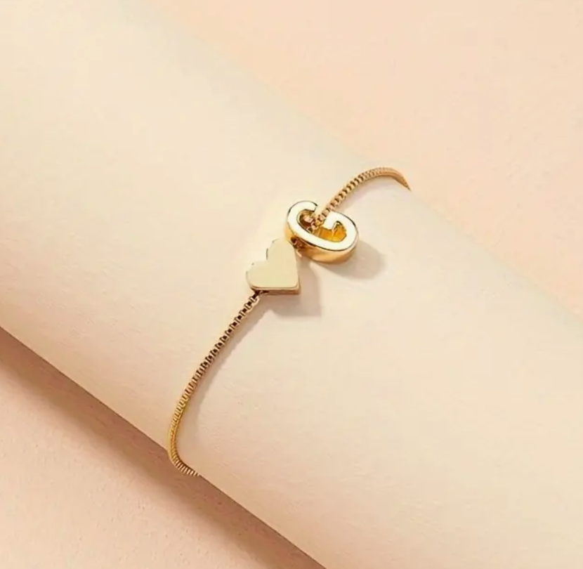 Initial letters heart nevaryum bracelet