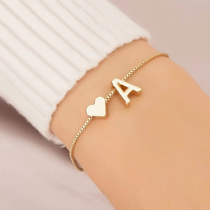 Initial letters heart nevaryum bracelet