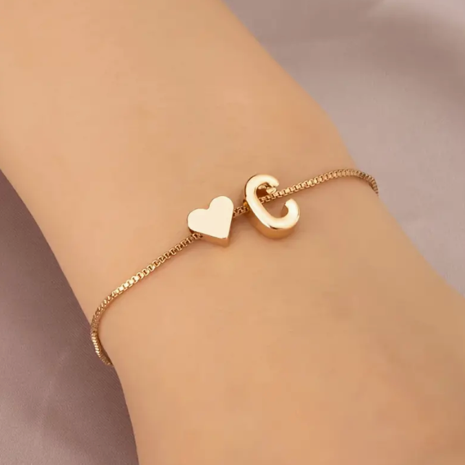 Initial letters heart nevaryum bracelet