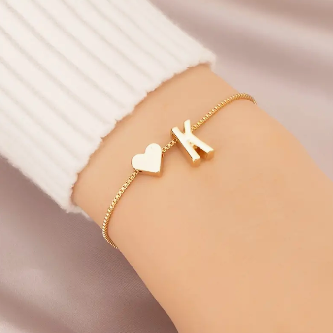 Initial letters heart nevaryum bracelet