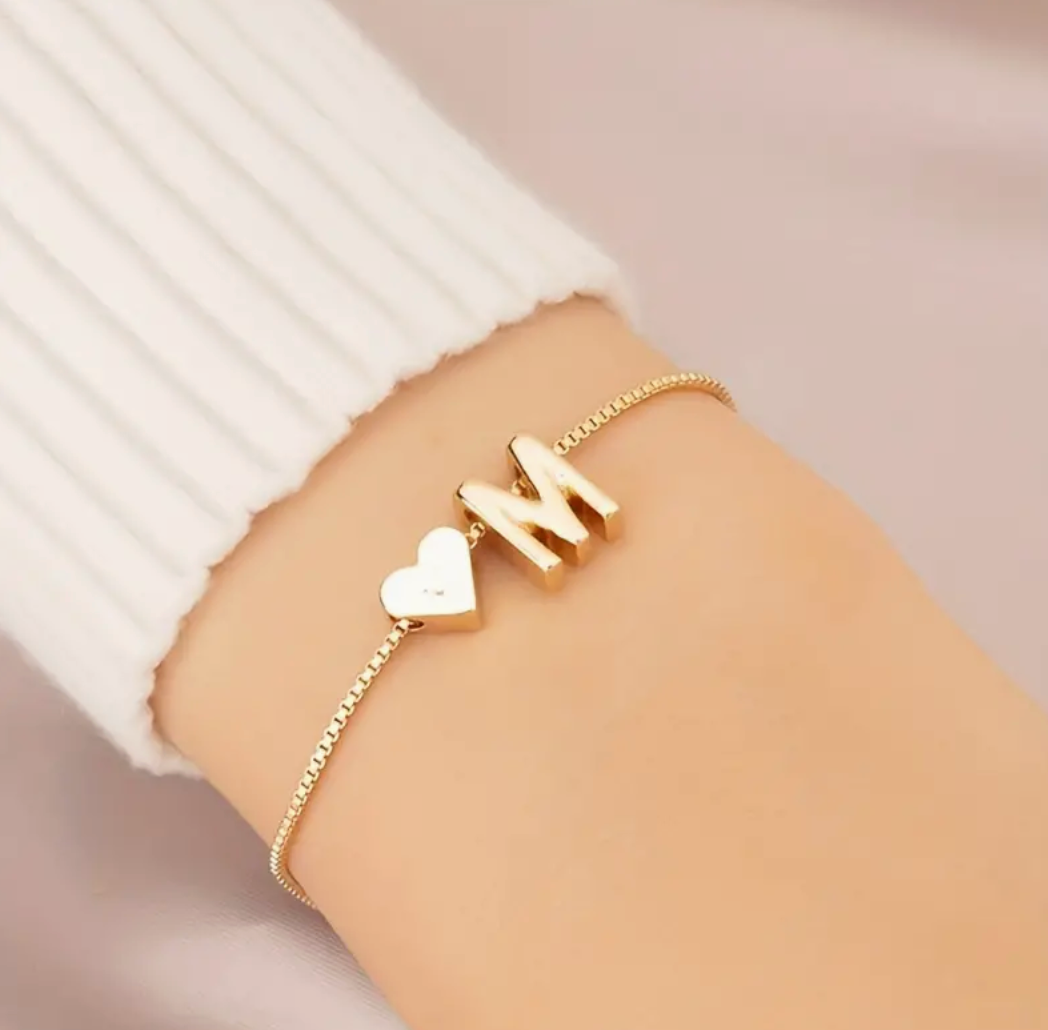 Initial letters heart nevaryum bracelet