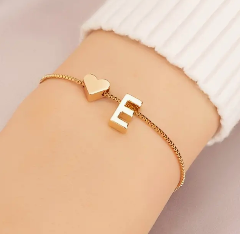 Initial letters heart nevaryum bracelet