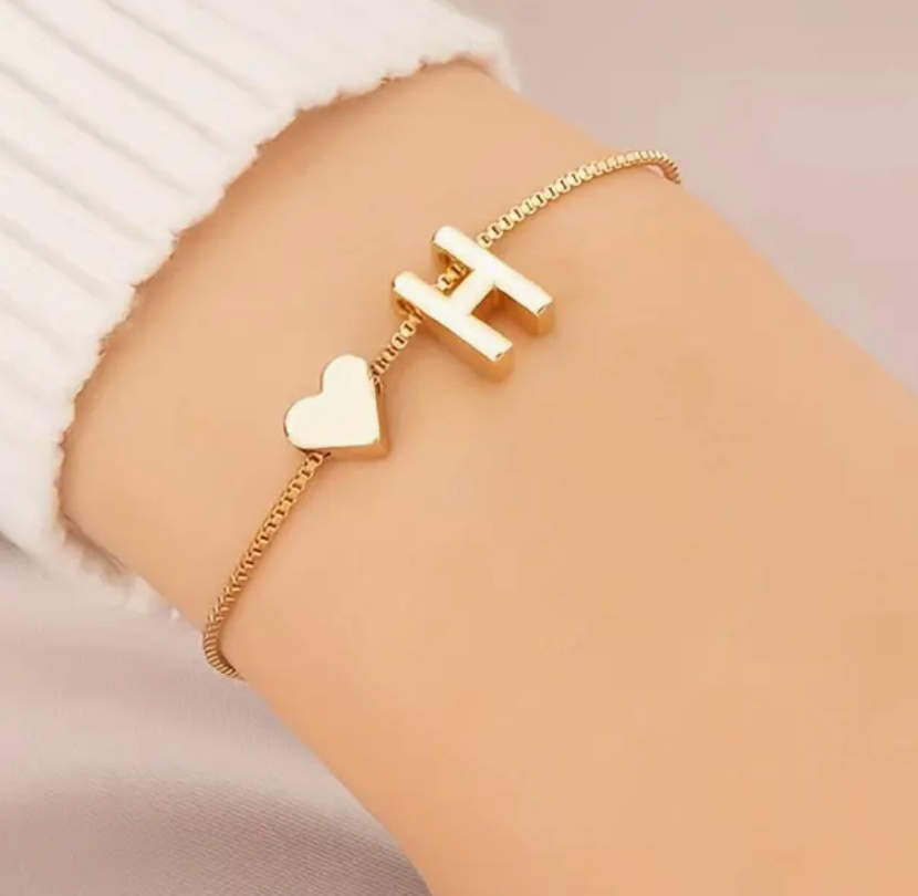 Initial letters heart nevaryum bracelet