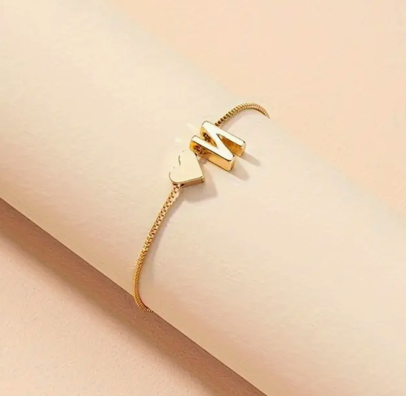 Initial letters heart nevaryum bracelet