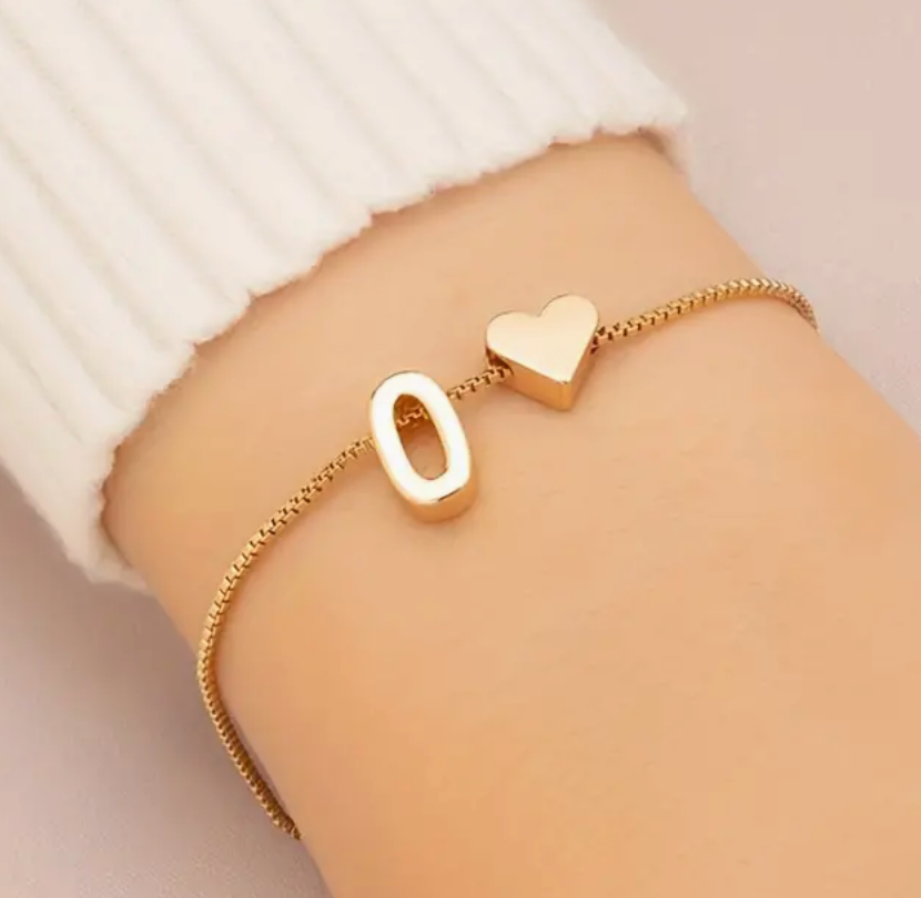 Initial letters heart nevaryum bracelet