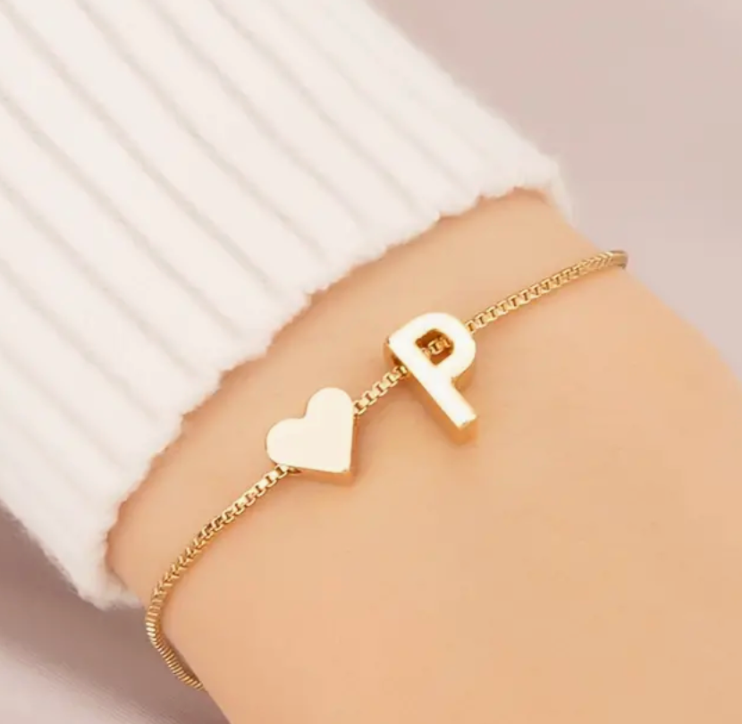 Initial letters heart nevaryum bracelet