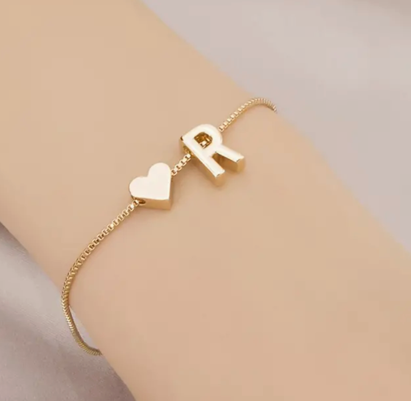 Initial letters heart nevaryum bracelet